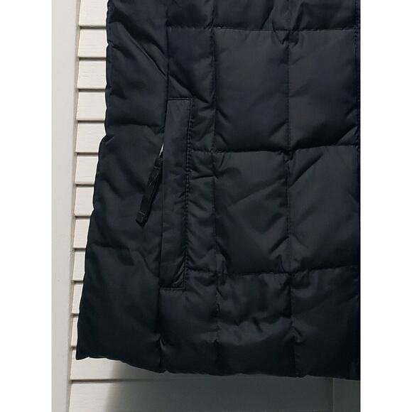 GAP Down Filled Vest Women's Size XS Front Zip Quilted Black w/Red Inner Lining - Picture 4 of 11